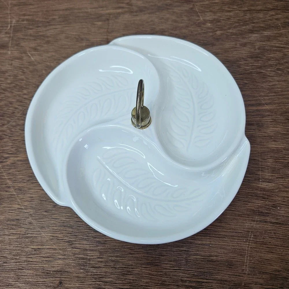 Hager? White Ceramic Divided Serving‎ Dish 3612 USA Leaf Pattern Ring Handle 8in